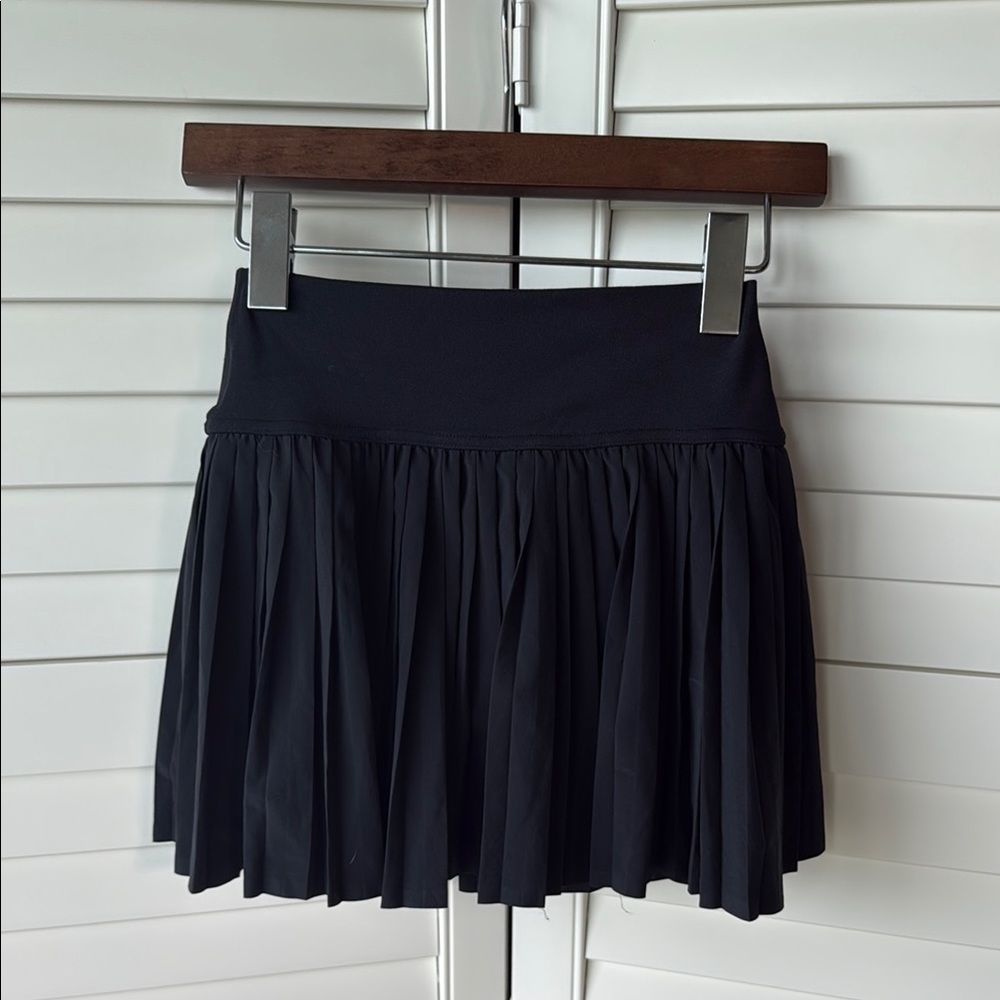 OFFLINE AERIE BLACK PLEATED ATHLETIC SKIRT size xs